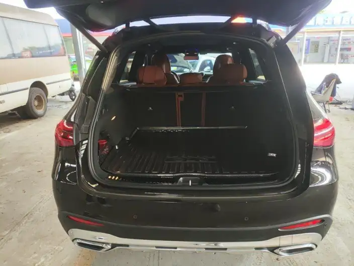 Mercedes-Benz GLC 2023 Model Facelift GLC 300 L 4MATIC Dynamic Model 5 seat – фото 10