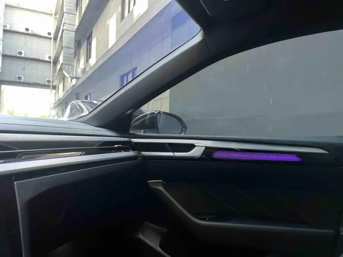 Volkswagen CC 2023 Model 380TSI Eye-catching version – фото 7