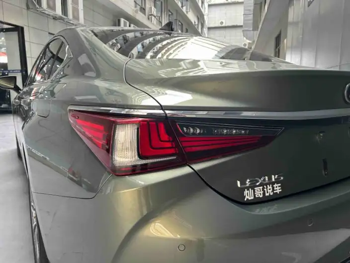 Lexus ES 2022 Model 200 Superior Edition – фото 6