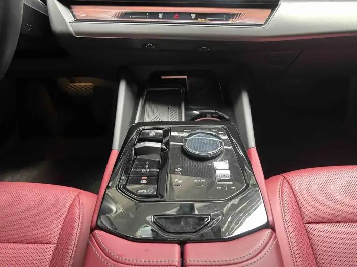 BMW 5 Series 2026 Model 530Li Leading Model M Sports Set – фото 7
