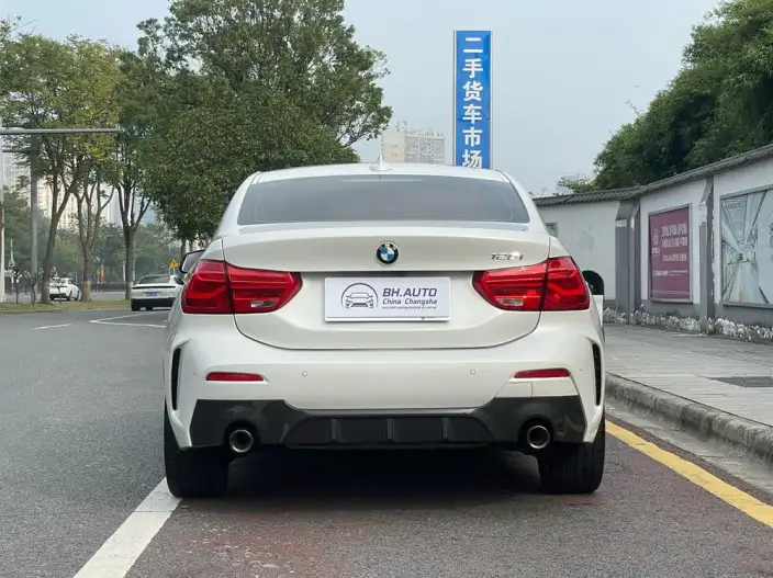 BMW 1 Series 2023 Model 120i M Sports Night Edition – фото 6