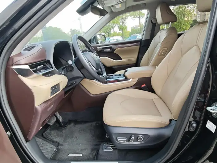 Toyota Highlander 2026 Model Hybrid 2.5L 4WD Premium Edition 7 seat – фото 8