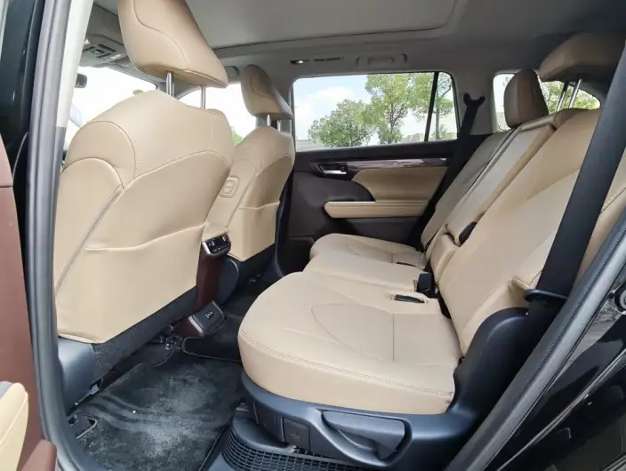Toyota Highlander 2026 Model Hybrid 2.5L 4WD Premium Edition 7 seat – фото 9
