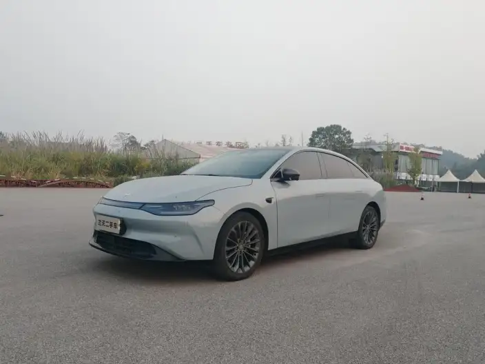 Leapmotor C01 2024 Model EV Edition 525 Exclusive Edition – фото 1