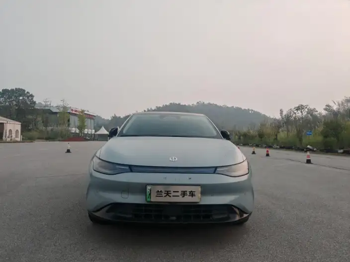 Leapmotor C01 2024 Model EV Edition 525 Exclusive Edition – фото 2