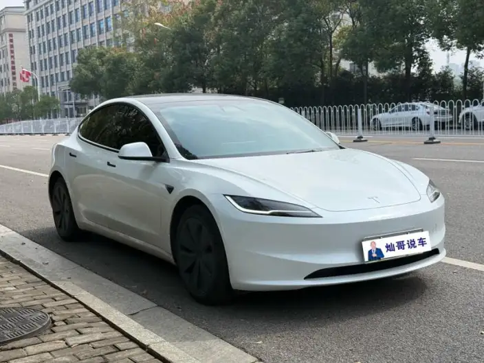 Model 3 2023 Model Rear-wheel drive version – фото 3