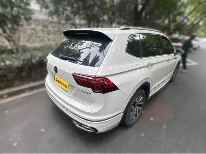 Volkswagen Tiguan L PHEV 2022 Model 430PHEV Plug-in hybrid Premium Edition – фото 2