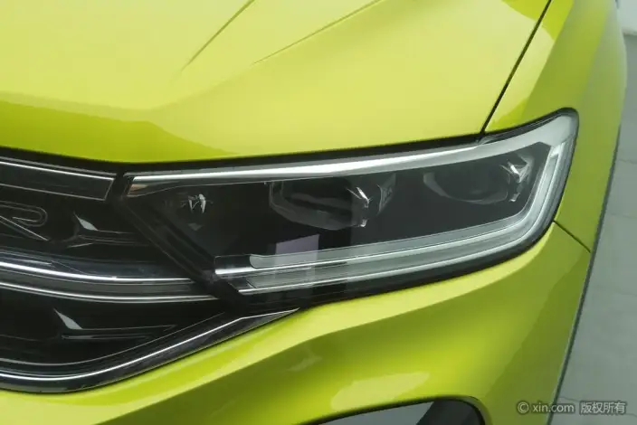 Volkswagen T-Roc 2023 Model 300TSI DSG Starlight Edition – фото 7