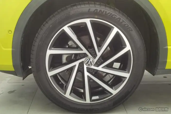 Volkswagen T-Roc 2023 Model 300TSI DSG Starlight Edition – фото 9