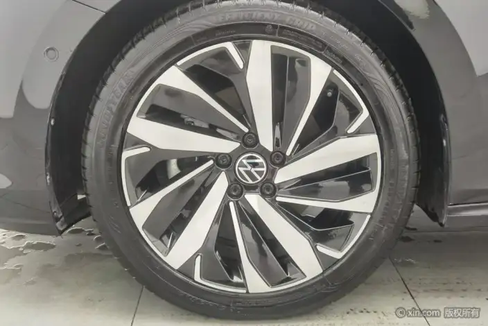 Volkswagen Passat 2022 Model 330TSI Deluxe Edition – фото 8