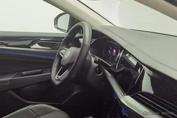 Volkswagen Passat 2022 Model 330TSI Deluxe Edition – фото 10