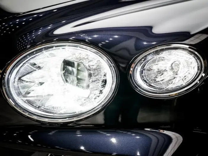 Bentayga 2023 Model 4.0T V8 Long wheelbase Yadu Edition – фото 5
