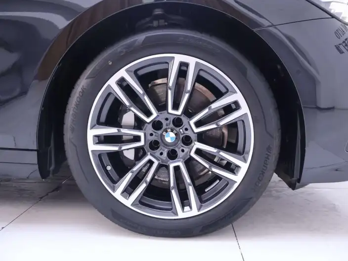 BMW 5 Series 2026 Model 530Li Leading Model M Sports Set – фото 4
