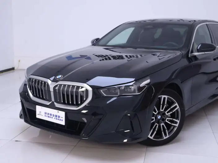 BMW 5 Series 2026 Model 530Li Leading Model M Sports Set – фото 10