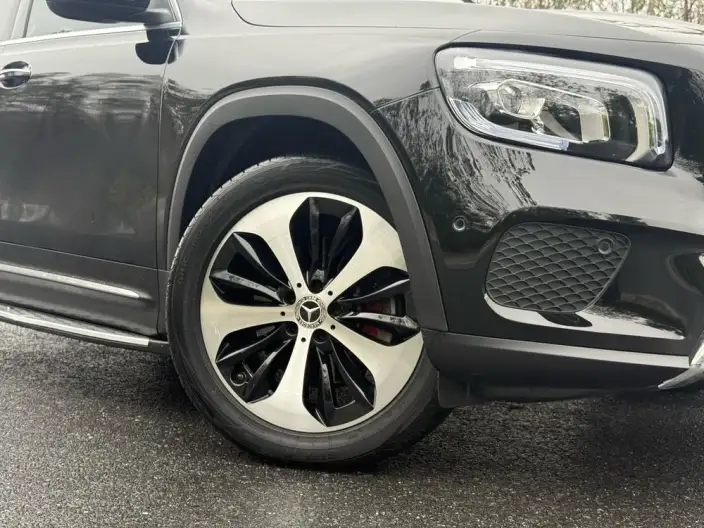 Mercedes-Benz GLB 2023 Model GLB 220 Fashion Model – фото 3