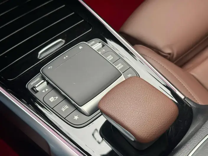 Mercedes-Benz GLB 2023 Model GLB 220 Fashion Model – фото 5