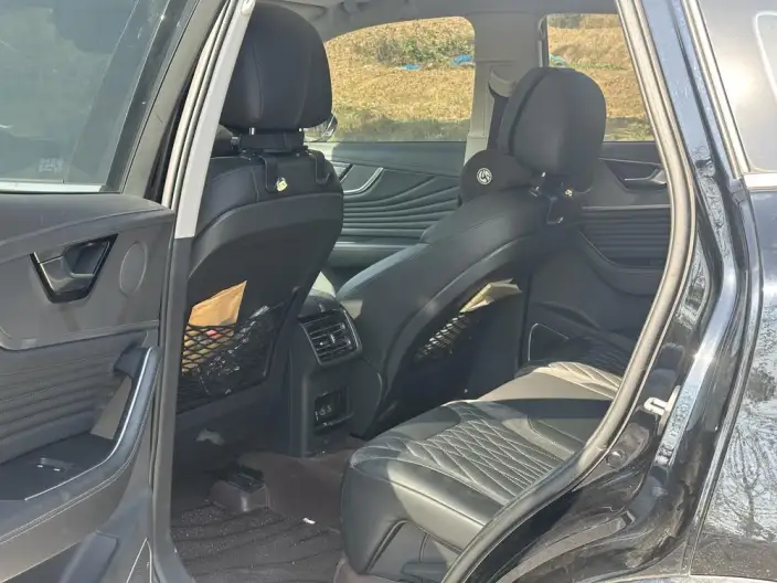 Hongqi HS5 2023 Model 2.0T Flag Xiang Pro Edition – фото 9