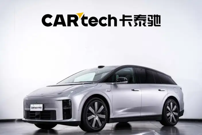 Li Auto i6 2025 Model 4WD Standard Edition – фото 1