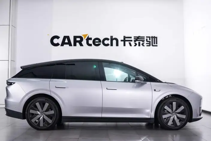Li Auto i6 2025 Model 4WD Standard Edition – фото 6
