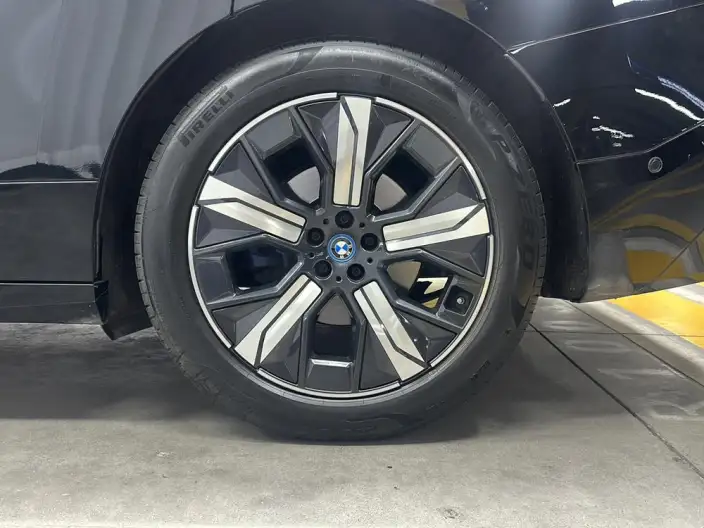 BMW iX 2022 Model xDrive40 – фото 9