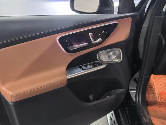 Mercedes-Benz GLC 2023 Model Facelift GLC 300 L 4MATIC Luxury Model 7 seat – фото 9
