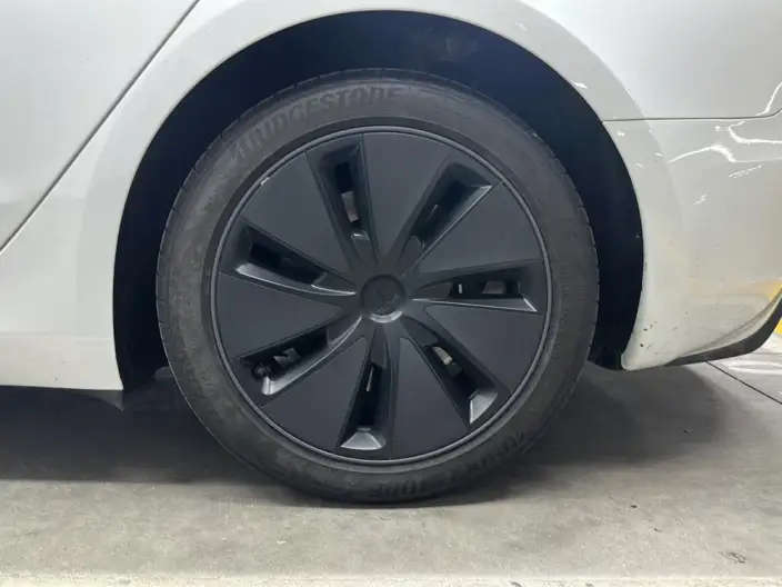 Model 3 2025 Model Facelift Rear-wheel drive version – фото 9