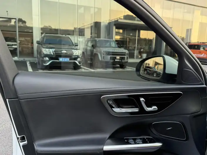 Mercedes-Benz C-Class 2024 Model C 260 L Sports Edition – фото 7