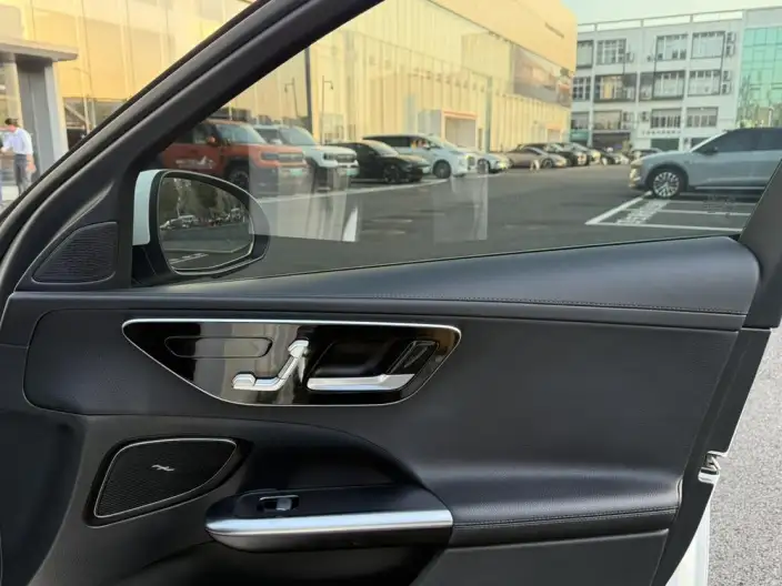 Mercedes-Benz C-Class 2024 Model C 260 L Sports Edition – фото 9