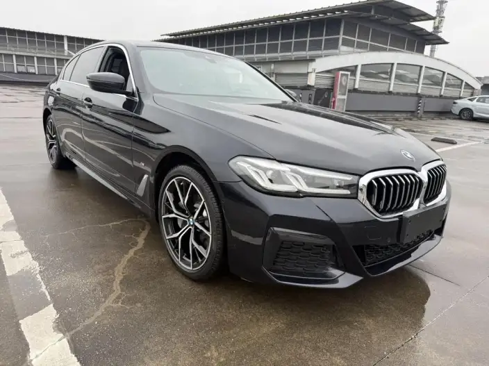 BMW 5 Series 2022 Model Facelift 530Li Exclusive Model M Sports Set – фото 3