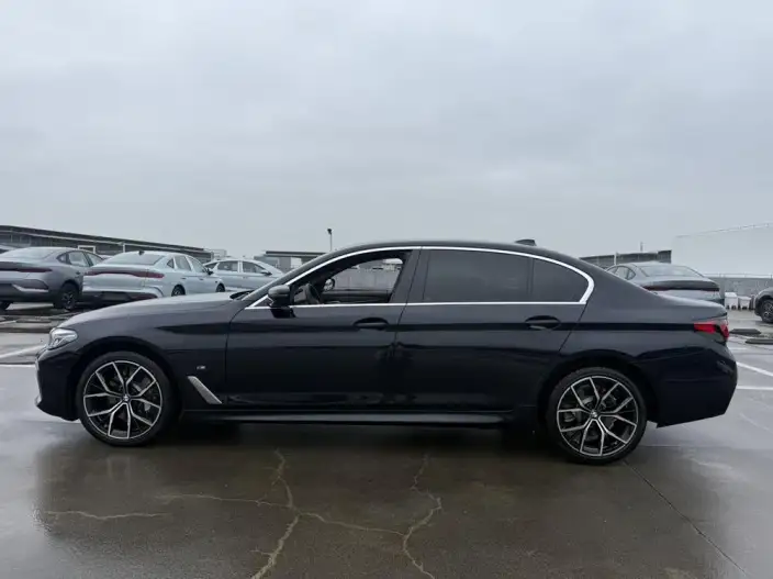 BMW 5 Series 2022 Model Facelift 530Li Exclusive Model M Sports Set – фото 4