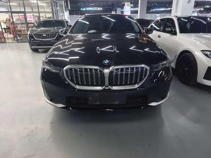 BMW 5 Series 2024 Model 525Li Luxury Set – фото 2