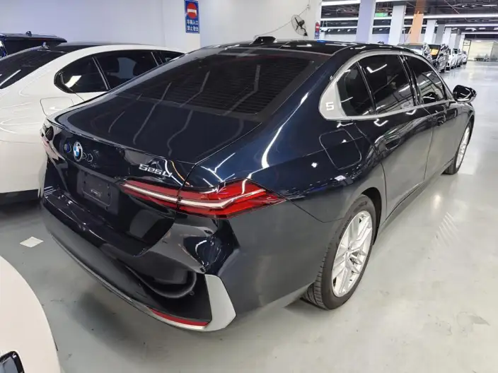 BMW 5 Series 2024 Model 525Li Luxury Set – фото 5