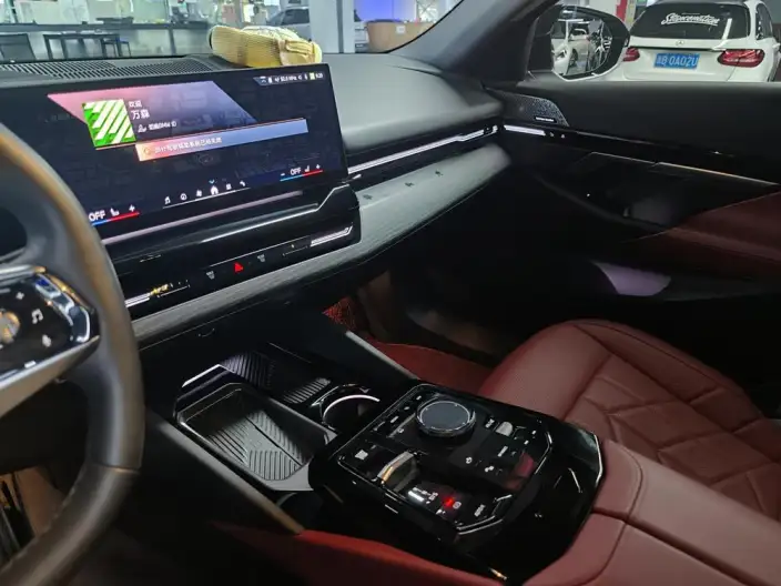 BMW 5 Series 2024 Model 525Li Luxury Set – фото 6