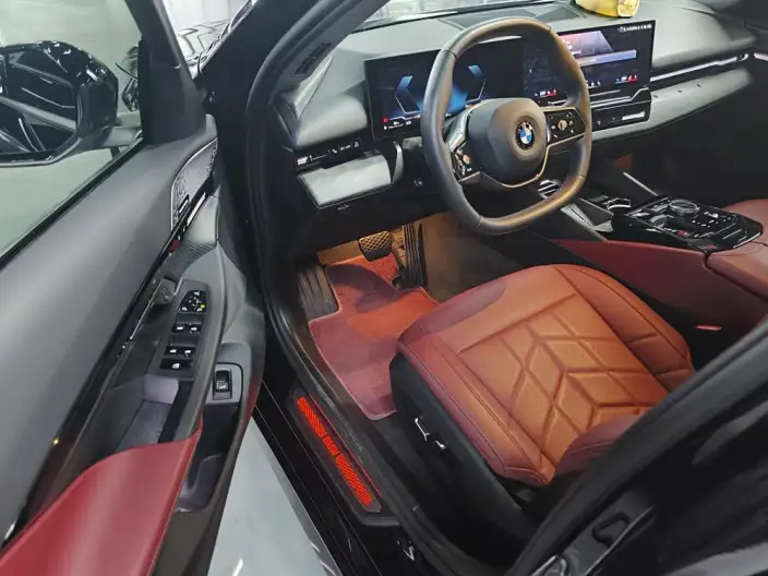 BMW 5 Series 2024 Model 525Li Luxury Set – фото 7