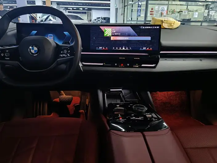 BMW 5 Series 2024 Model 525Li Luxury Set – фото 8
