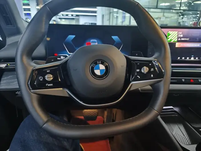 BMW 5 Series 2024 Model 525Li Luxury Set – фото 9