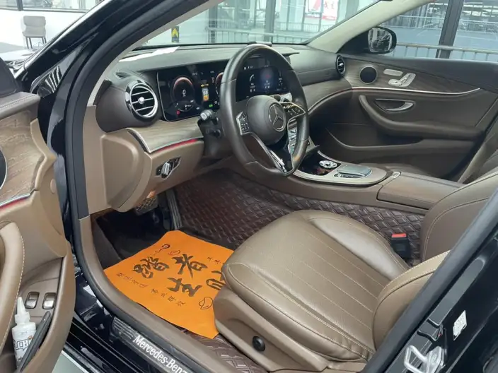 Mercedes-Benz E-Class PHEV 2023 Model E 350 e L sedan – фото 9