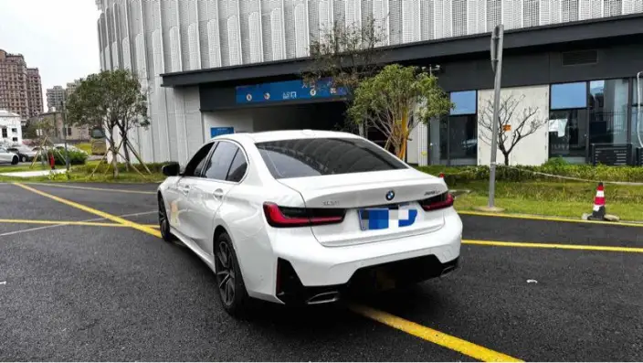 BMW 3 Series 2025 Model 325Li M Sports Set – фото 3