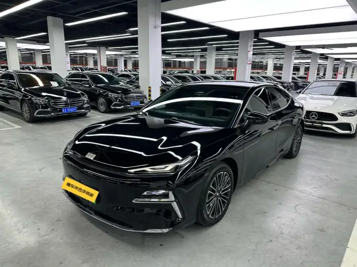 Geely Galaxy E8 PHEV 2025 Model 130km EM-i Premium Edition