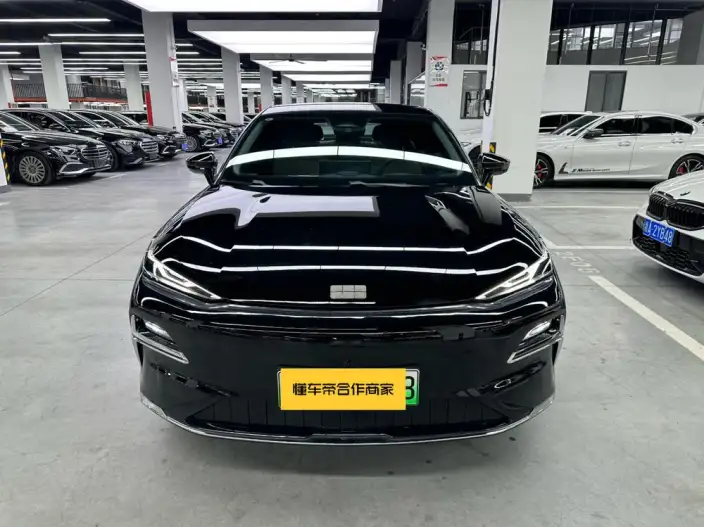 Geely Galaxy E8 PHEV 2025 Model 130km EM-i Premium Edition