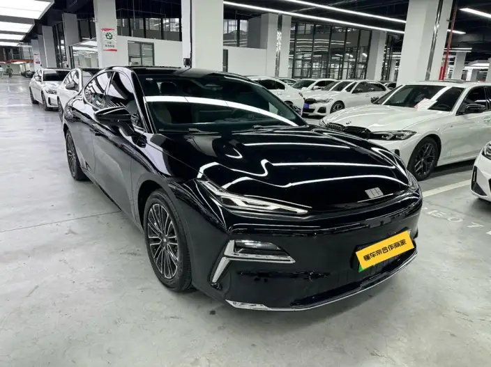 Geely Galaxy E8 PHEV 2025 Model 130km EM-i Premium Edition