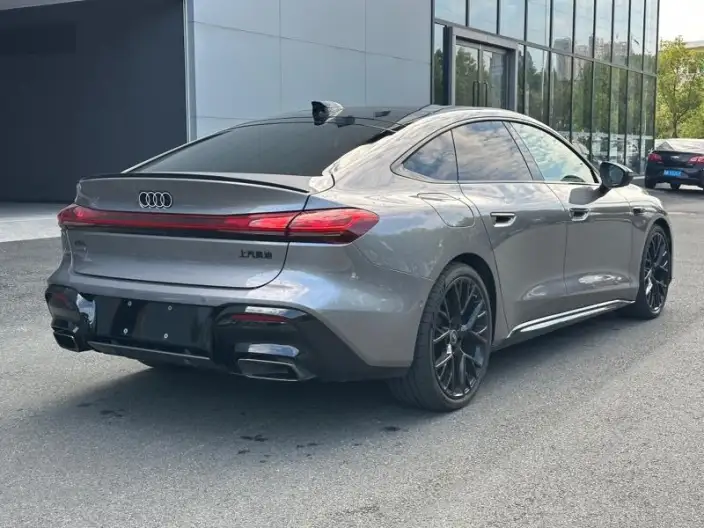 Audi A5 L Sportback 2026 Model 2.0TFSI quattro 150kW First Edition Limited edition – фото 5