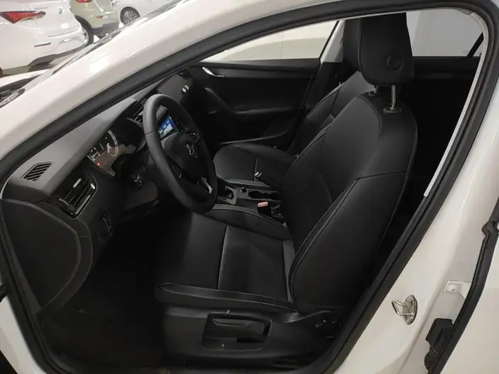 Skoda Octavia 2021 Model 1.5L Automatic Comfort Edition – фото 10