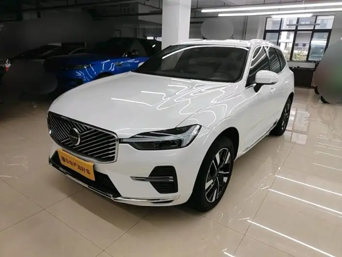 Volvo XC60 2026 Model B5 4WD Smart Range Deluxe Edition