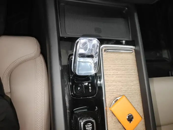 Volvo XC60 2026 Model B5 4WD Smart Range Deluxe Edition – фото 9