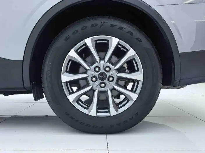 Ford Edge 2023 Model Ford Edge L 2.0T EcoBoost 2WD VII seat Luxury Model – фото 7