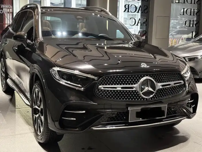 Mercedes-Benz GLC 2023 Model GLC 260 L 4MATIC Luxury Model 5 seat – фото 3