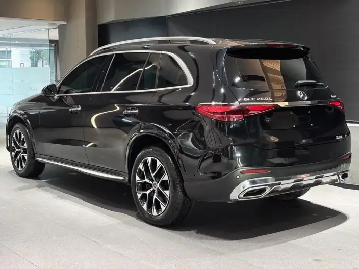 Mercedes-Benz GLC 2023 Model GLC 260 L 4MATIC Luxury Model 5 seat – фото 5