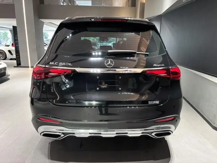 Mercedes-Benz GLC 2023 Model GLC 260 L 4MATIC Luxury Model 5 seat – фото 6