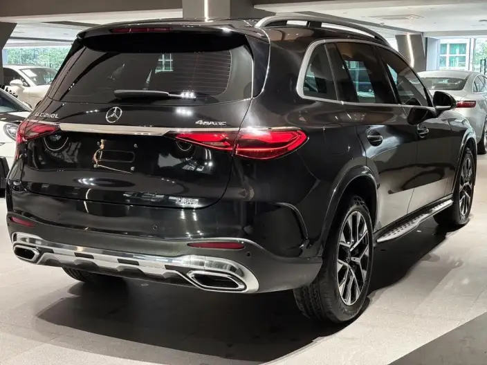 Mercedes-Benz GLC 2023 Model GLC 260 L 4MATIC Luxury Model 5 seat – фото 7